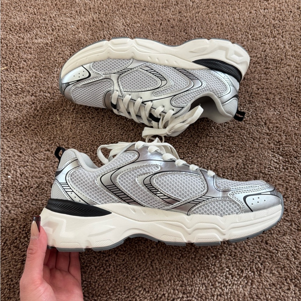 Stylish White and Gray Sneakers - Picture 7 of 8